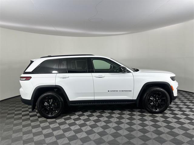 new 2025 Jeep Grand Cherokee car, priced at $43,248