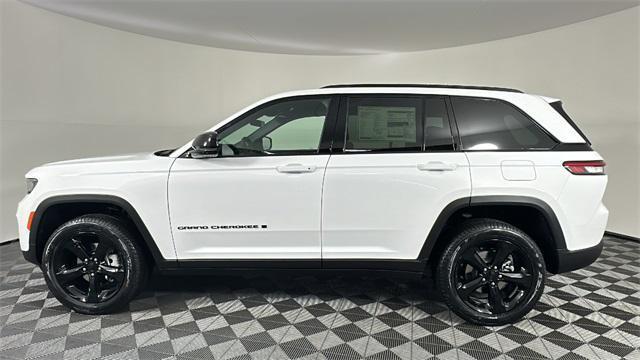 new 2025 Jeep Grand Cherokee car, priced at $47,797