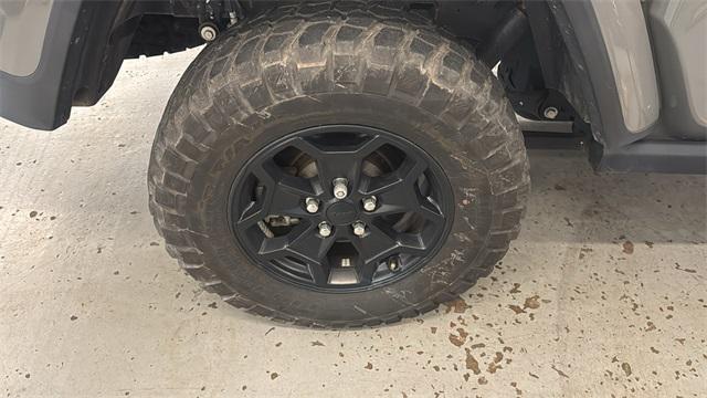 used 2021 Jeep Gladiator car, priced at $32,998