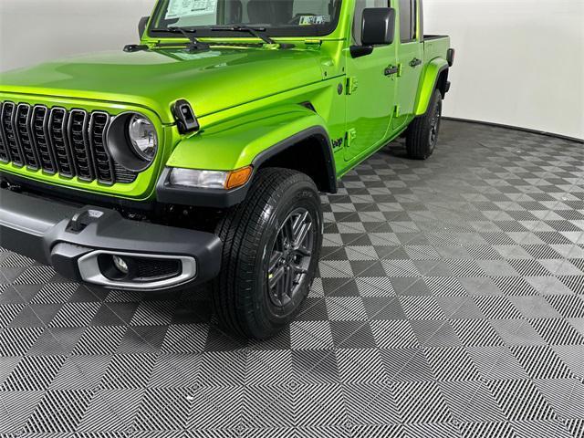 new 2025 Jeep Gladiator car, priced at $44,538