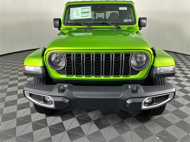 new 2025 Jeep Gladiator car, priced at $44,538