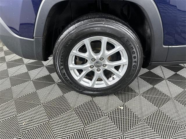 used 2015 Jeep Cherokee car, priced at $12,998