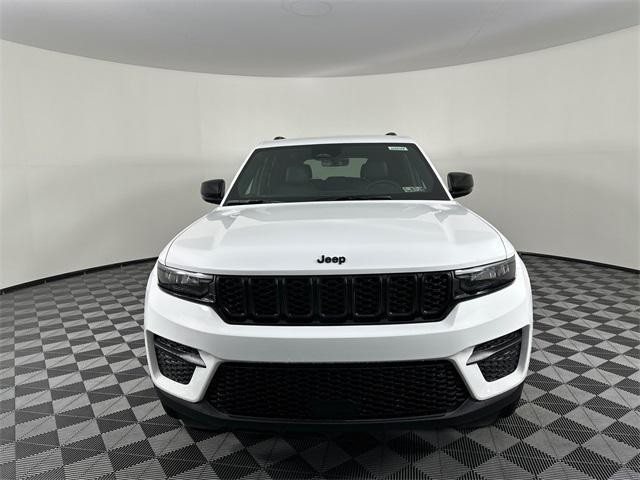 new 2025 Jeep Grand Cherokee car, priced at $42,058