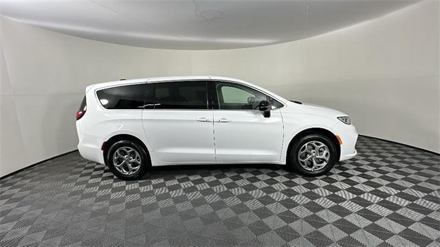 new 2024 Chrysler Pacifica car, priced at $51,670