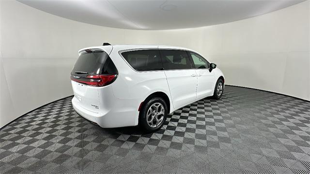 new 2024 Chrysler Pacifica car, priced at $51,670