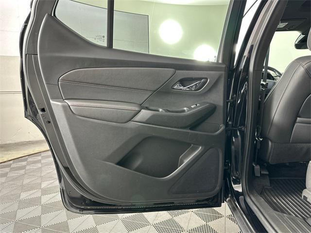used 2023 Chevrolet Traverse car, priced at $35,995