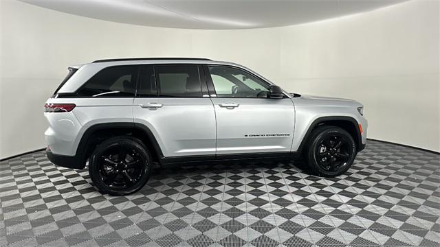 new 2023 Jeep Grand Cherokee car, priced at $49,364