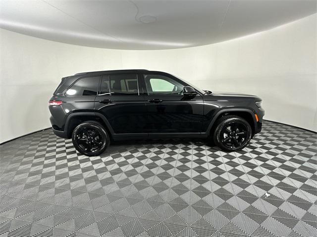 new 2025 Jeep Grand Cherokee car, priced at $46,675