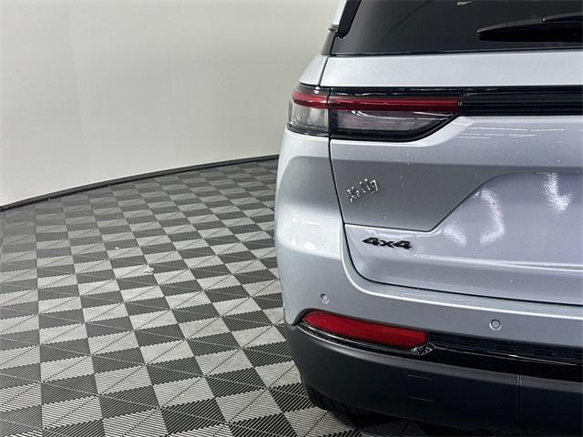new 2025 Jeep Grand Cherokee car, priced at $47,525