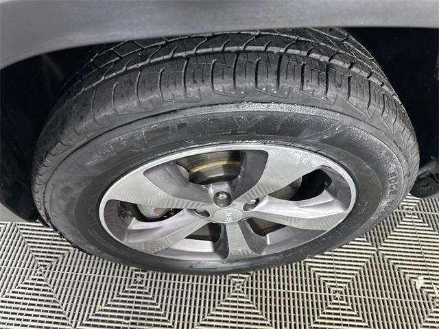 used 2019 Jeep Cherokee car, priced at $18,463