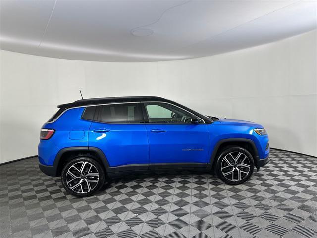 new 2025 Jeep Compass car, priced at $33,085