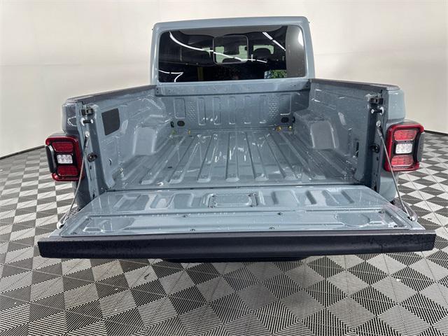 new 2025 Jeep Gladiator car, priced at $46,752