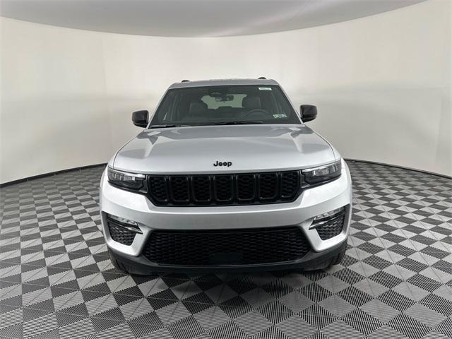 new 2025 Jeep Grand Cherokee car, priced at $42,988