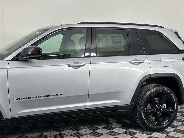 new 2025 Jeep Grand Cherokee car, priced at $42,988