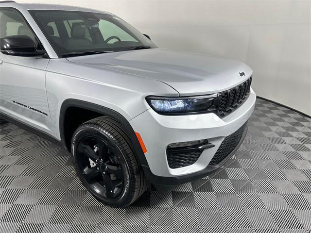 new 2025 Jeep Grand Cherokee car, priced at $42,988