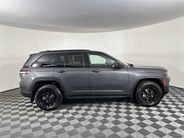 new 2025 Jeep Grand Cherokee car, priced at $45,030