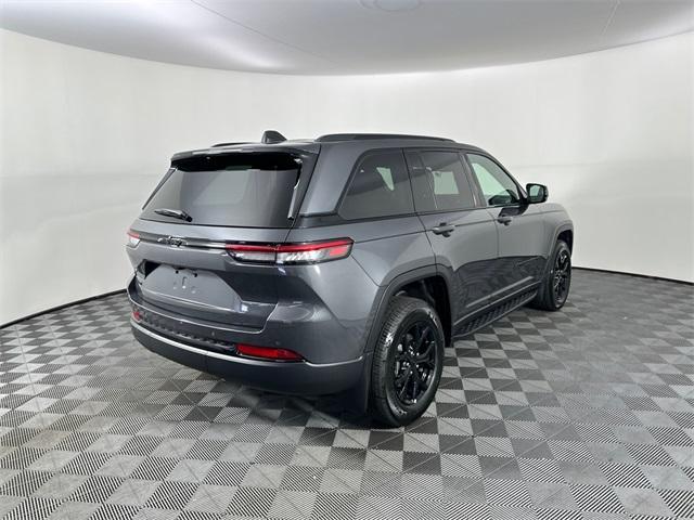new 2025 Jeep Grand Cherokee car, priced at $45,030