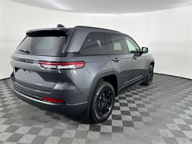 new 2025 Jeep Grand Cherokee car, priced at $45,030