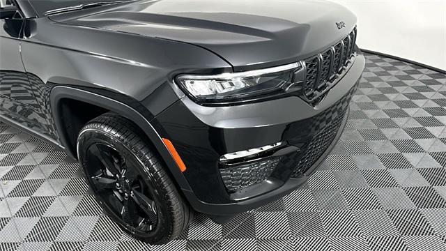 new 2025 Jeep Grand Cherokee car, priced at $49,082