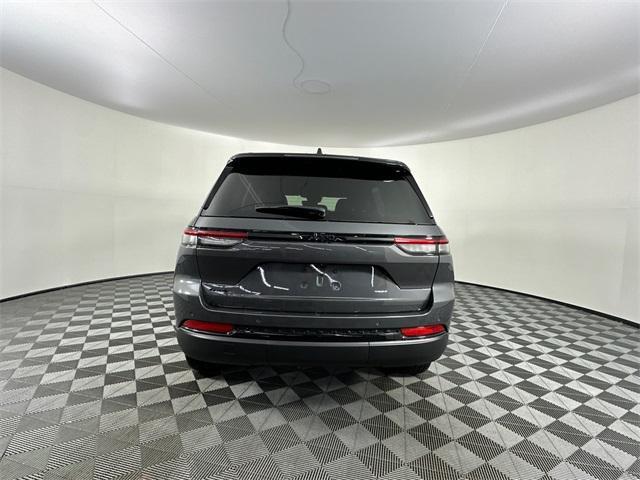 new 2025 Jeep Grand Cherokee car, priced at $41,888