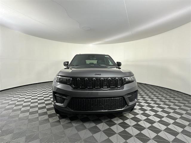 new 2025 Jeep Grand Cherokee car, priced at $41,888