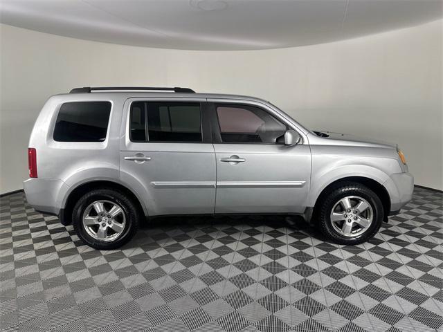 used 2010 Honda Pilot car, priced at $6,998