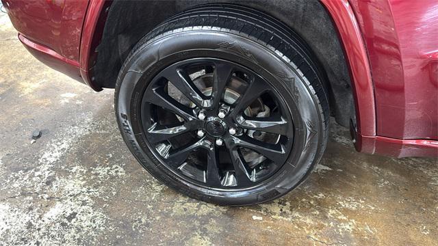 used 2017 Jeep Grand Cherokee car, priced at $9,999