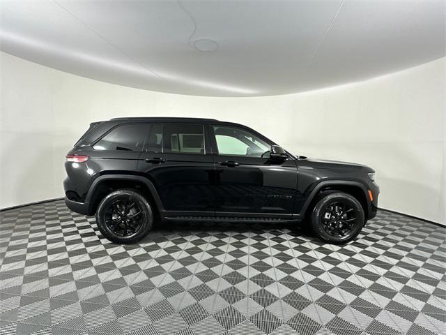 new 2025 Jeep Grand Cherokee car, priced at $42,454