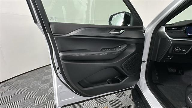 new 2025 Jeep Grand Cherokee car, priced at $47,435