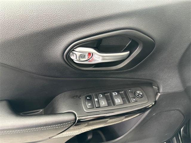 used 2023 Jeep Cherokee car, priced at $24,998