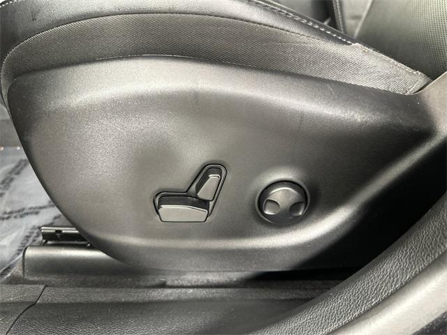 used 2023 Jeep Cherokee car, priced at $24,998