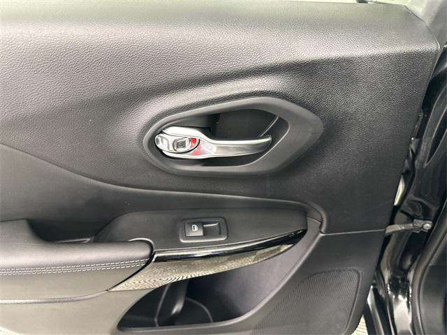 used 2023 Jeep Cherokee car, priced at $24,998