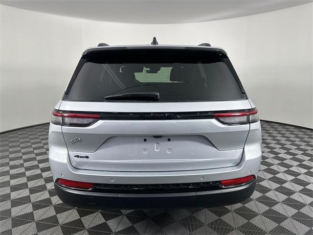 new 2025 Jeep Grand Cherokee car, priced at $42,499