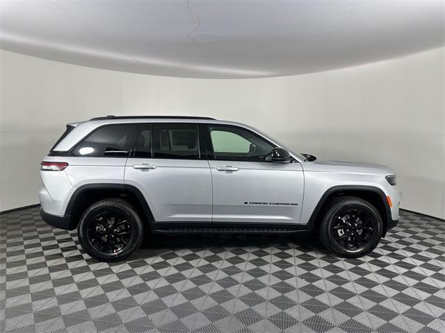 new 2025 Jeep Grand Cherokee car, priced at $42,499