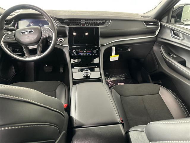 new 2025 Jeep Grand Cherokee car, priced at $42,499
