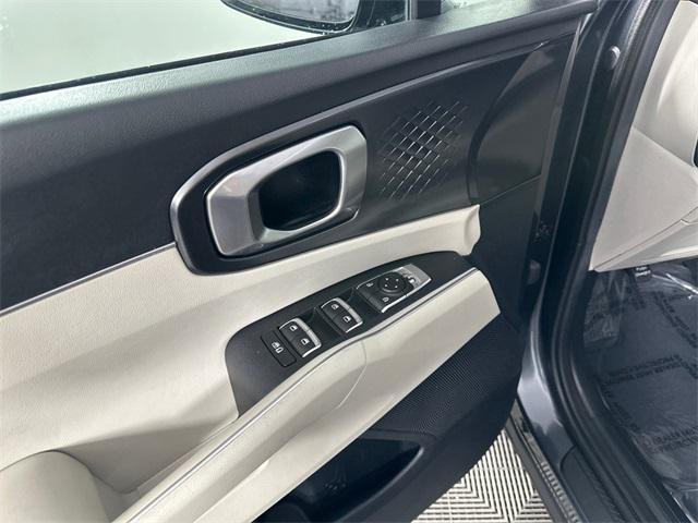 used 2022 Kia Sorento car, priced at $22,495