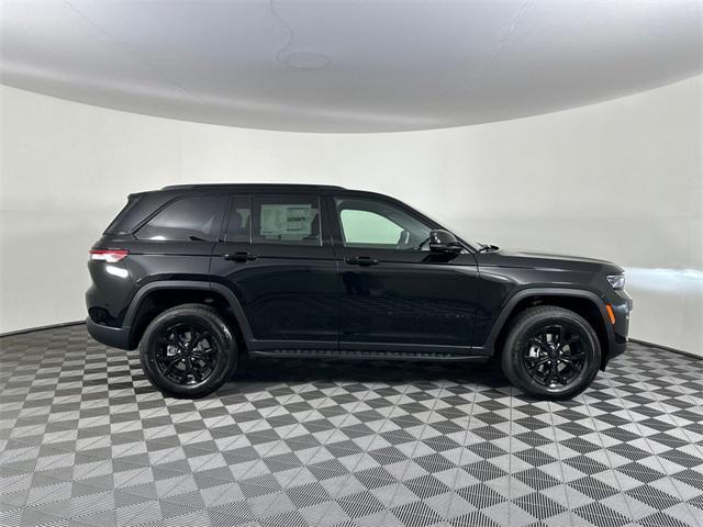 new 2025 Jeep Grand Cherokee car, priced at $42,580