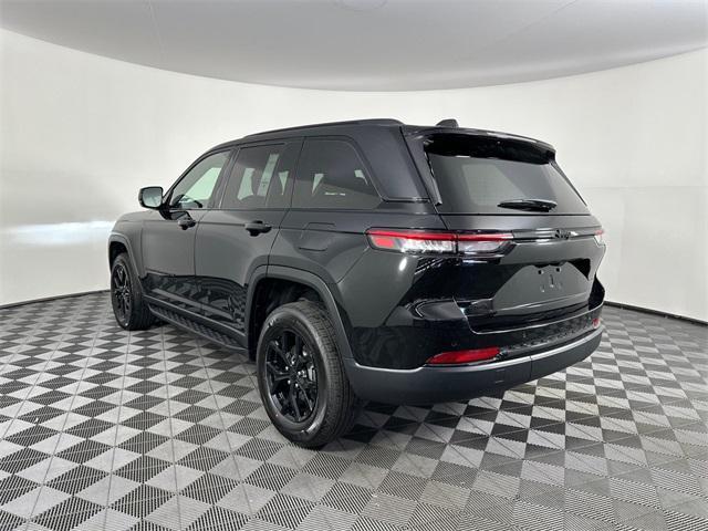 new 2025 Jeep Grand Cherokee car, priced at $42,580