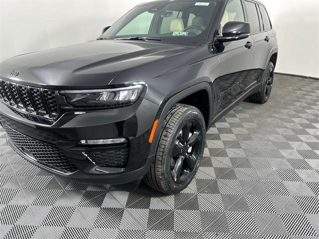 new 2025 Jeep Grand Cherokee car, priced at $42,988