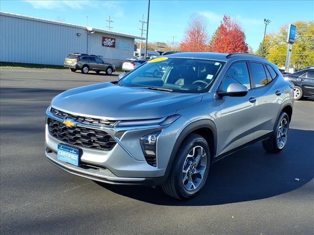 used 2025 Chevrolet Trax car, priced at $22,500