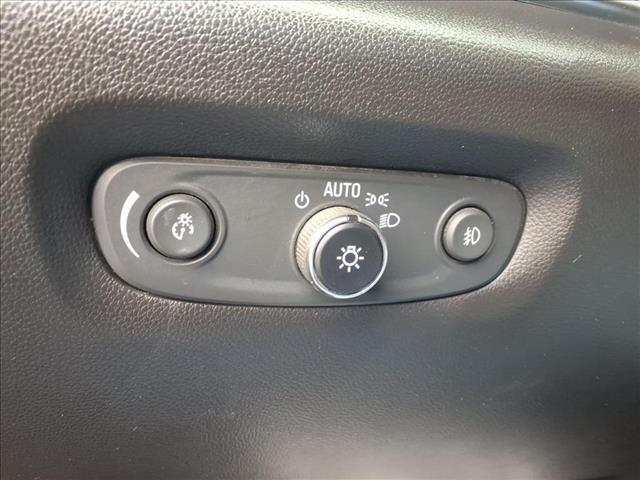 used 2021 Chevrolet Traverse car, priced at $22,900