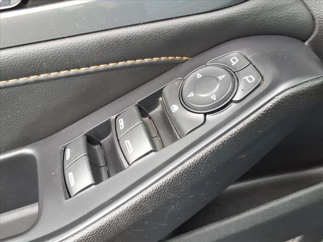 used 2021 Chevrolet Traverse car, priced at $22,900