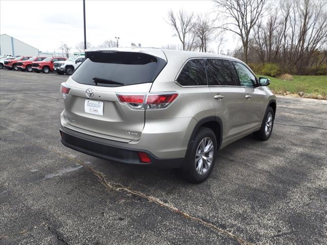 used 2016 Toyota Highlander car, priced at $26,900