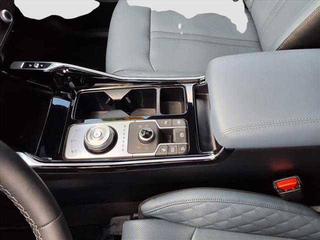 used 2025 Kia Sorento Hybrid car, priced at $40,900