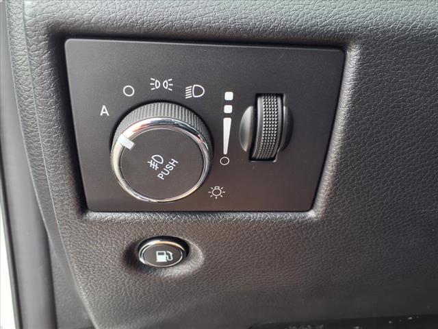 used 2021 Jeep Grand Cherokee car, priced at $29,900