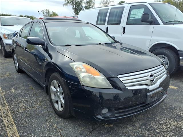 used 2009 Nissan Altima car, priced at $5,500