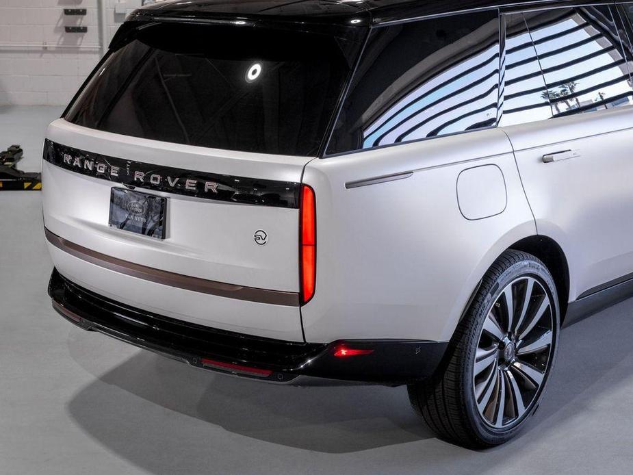 new 2025 Land Rover Range Rover car