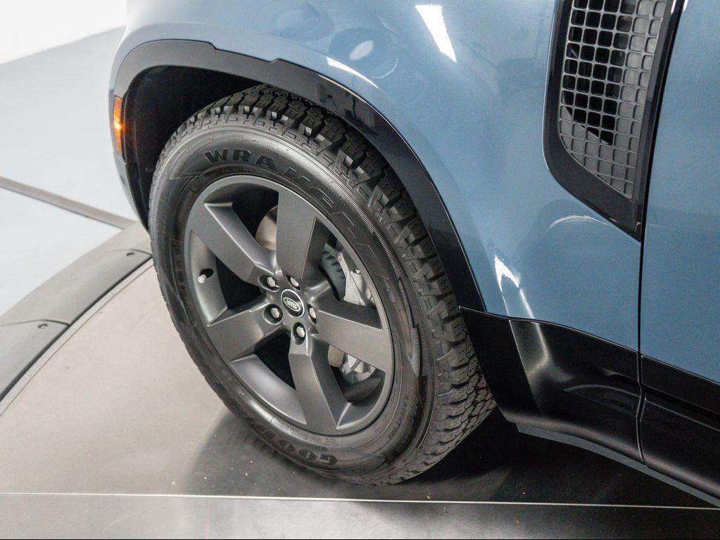 new 2025 Land Rover Defender car