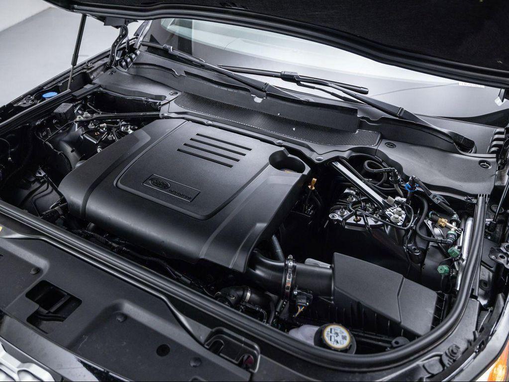 new 2025 Land Rover Discovery car, priced at $68,343