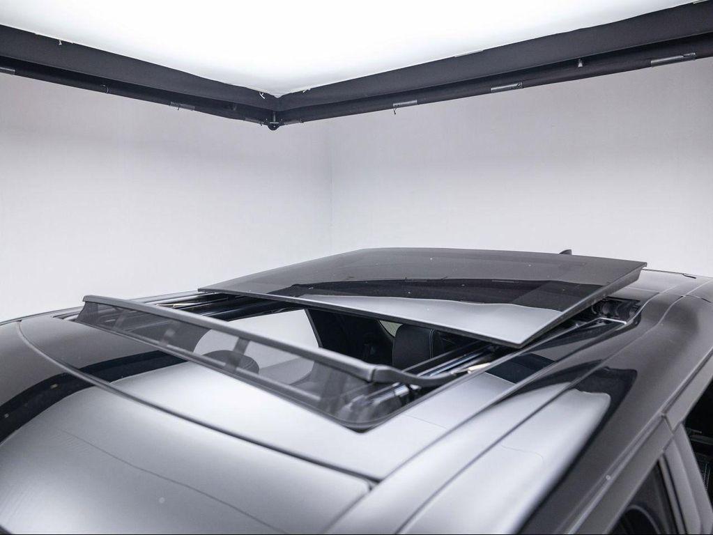 new 2025 Land Rover Discovery car, priced at $68,343